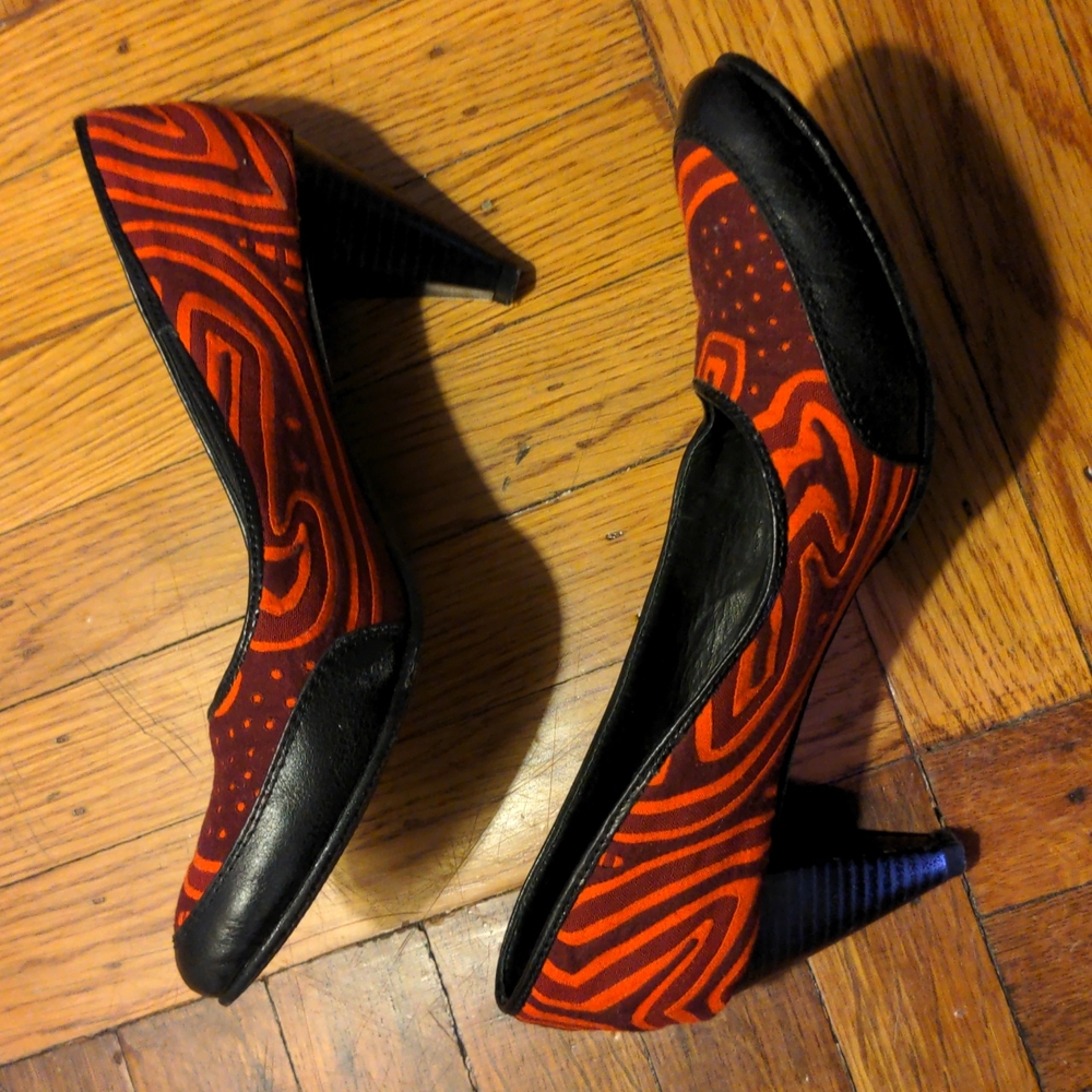 Colombian pumps
